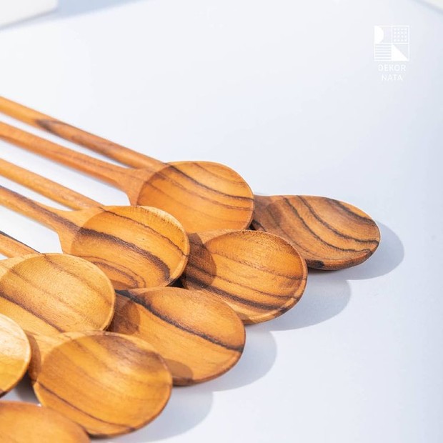 Cara merawat alat makan dan alat masak milenial berbahan kayu.