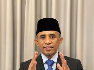 Bertemu Menhut, Gubernur Sulteng Tegaskan Komitmen Jaga Hutan dari Tambang Bertemu Menhut, Gubernur Sulteng Tegaskan Komitmen Jaga Hutan dari Tambang