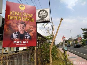 Terinspirasi Puan, Bakul Angkringan Pasang Baliho Kepak Sayap Empon-empon