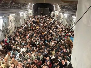 Taliban Kuasai Afghanistan, Lebih dari 7 Ribu Orang Dievakuasi ke Qatar