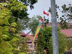 Tak Cuma di Aceh, Merah Putih Juga Dipasang Terbalik di Kantor Disdik Beltim