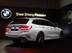 Harga dan Spesifikasi BMW 320i Touring M Sport di Indonesia