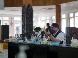 Pemkab Kediri Terus Tekan Angka COVID-19 dan Genjot Kesembuhan Pasien Pemkab Kediri Terus Tekan Angka COVID-19 dan Genjot Kesembuhan Pasien
