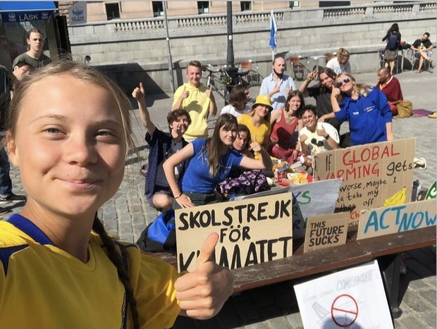 Mengikuti komunitas dan gerakan melawan global warming/