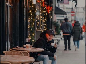 Gaya Ngopi Gading Marten, Pemeran Broto di Film Selesai