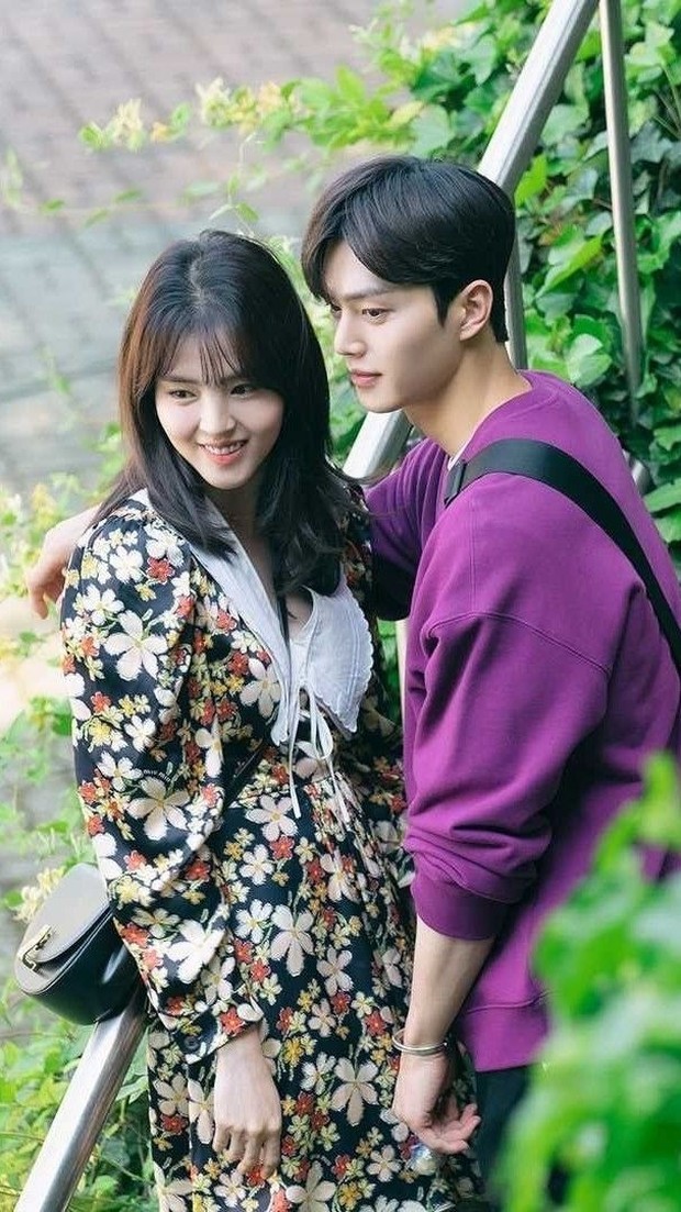 Gaya fashion Yoo Na-bi/Foto: Pinterest.com/Hansohee Gaya fashion Yoo Na-bi