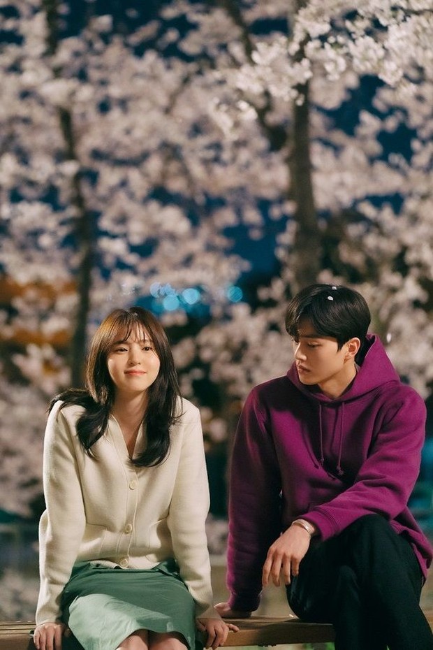 Gaya fashion Yoo Na-bi/Foto: Pinterest.com/Hansohee Gaya fashion Yoo Na-bi