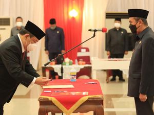 Lantik Sekda Riau, Gubernur Syamsuar Minta Tancap Gas Tangani COVID-19