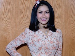 Iis Dahlia Sebut Dirinya Idap OCD, Tak Bisa Kena Basah-basah