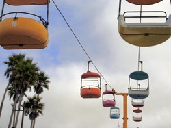 Ngeri Banget! Pria Jatuh dari Gondola di Ketinggian 15 Meter dan Tewas