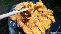 Dijamin Kenyang! Makan Chicken Katsu Jumbo Racikan Mantan Abang None Ini