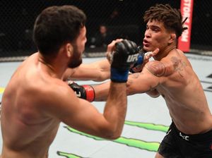 Petarung UFC Lihat Mobilnya Akan Dicuri, Ini yang Kemudian Terjadi