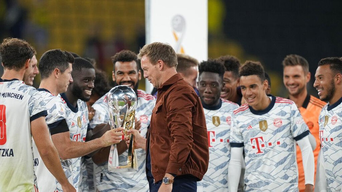 Julian Nagelsmann meraih trofi pertamanya di Bayern Munich (AP/Martin Meissner)