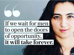 10 Potret Eks Kapten Bola Wanita Afghanistan yang Minta Bantuan Perlindungan 10 Potret Eks Kapten Bola Wanita Afghanistan yang Minta Bantuan Perlindungan