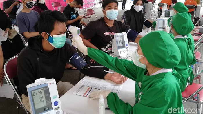 Pasoepati divaksinasi COVID-19.