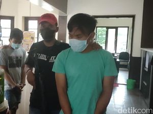 2 Pria Nyamar Pemulung Curi Motor-Televisi di Vila Cianjur 2 Pria Nyamar Pemulung Curi Motor-Televisi di Vila Cianjur