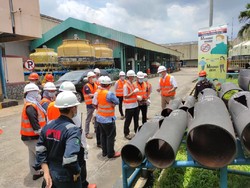 2 Pekerja Pertamina Dapat Tanda Kehormatan dari Pemerintah