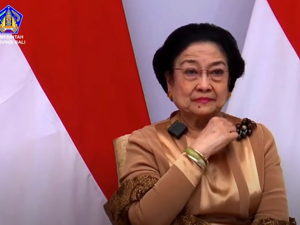 Air Mata Megawati Saat Jokowi Dihina Kodok