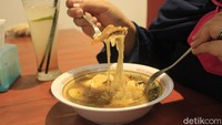 Bikin Ngiler! 5 Soto Ayam Legendaris di Jakarta yang Tak Pernah Sepi Pembeli