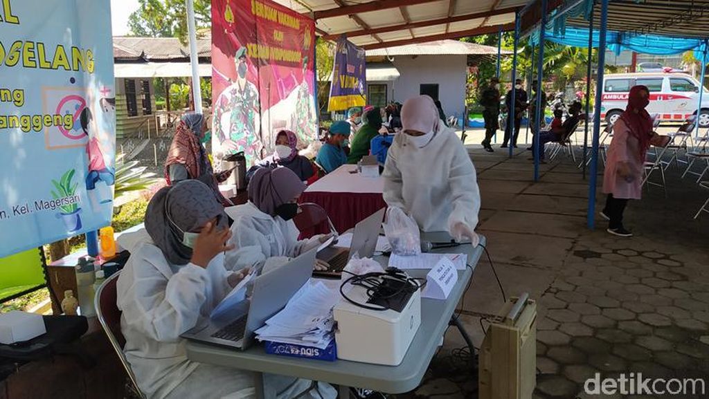 Foto: Asyiknya Vaksin Sambil Wisata di Taman Kyai Langgeng Magelang