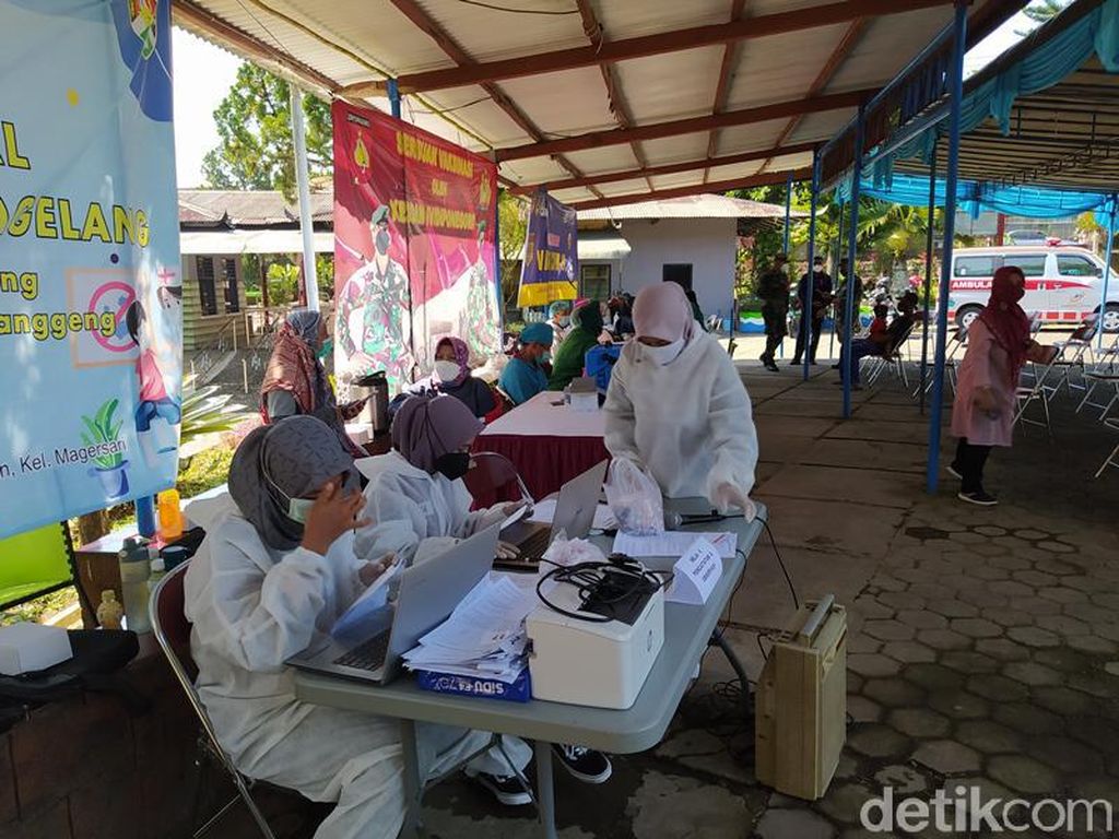 Foto: Asyiknya Vaksin Sambil Wisata di Taman Kyai Langgeng Magelang
