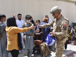 Pengungsi dari Afghanistan Tiba di Inggris