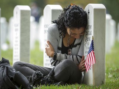 Ziarah ke Makam 2.448 Tentara AS Korban Perang Afghanistan