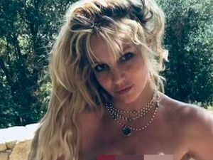 Astaga! Terlepas dari Ayah, Britney Spears Pajang Foto Bugil (Lagi) Astaga! Terlepas dari Ayah, Britney Spears Pajang Foto Bugil (Lagi)