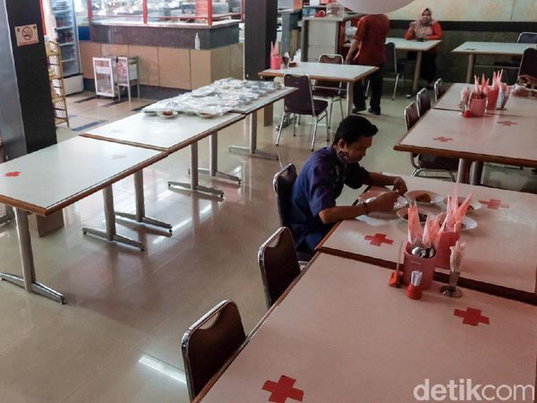 Bukan 20 Menit, Kini Makan di Restoran Maksimal Setengah Jam