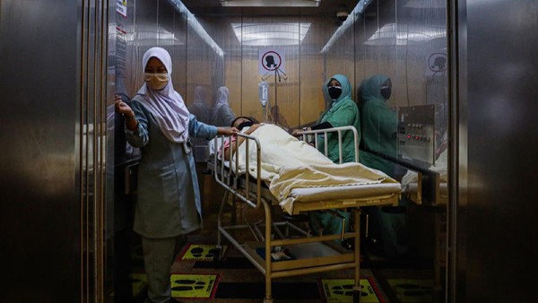Perdana Menteri Malaysia Muhyiddin Yassin mengundurkan diri setelah kehilangan dukungan mayoritas di parlemen, menyusul ketidakpuasan publik dalam cara pemerintah menangani COVID.