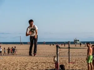 Awas Terkecoh, Foto Ini Baiknya Tak Dilihat Sekilas Saja