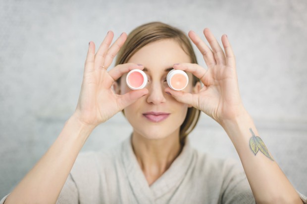 Tingkatkan Mood, Rajin Pakai Skincare Punya Manfaat Bagi Kesehatan Mental  Lho!