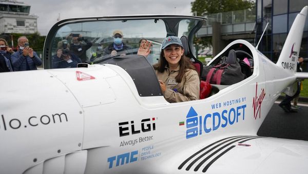 Lihat Lagi Aksi Zara Rutherford, Pilot 19 Tahun yang Keliling Dunia
