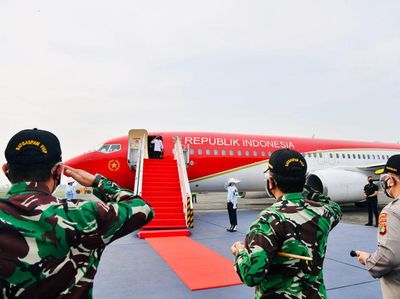 Jokowi Naik Pesawat Kepresidenan yang Dicat Merah, Ini Wujudnya