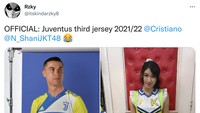 Jersey ini tak mendapat banyak respons bagus. Salah satunya malah disama-samakan dengan kostum milik girl band JKT48. (Foto: Twitter)