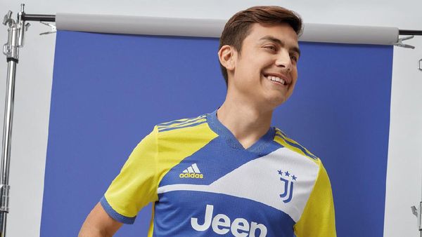 Meme Jersey Ketiga Juventus Kena Olok-Olok