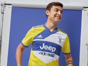 Meme Jersey Ketiga Juventus Kena Olok-Olok
