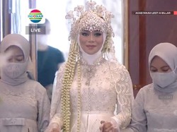 Gaya Lesti Kejora Saat Menikah dengan Mahar Rp 1 M, Cantik Berkebaya Sunda