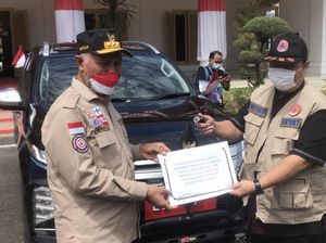 Panen Kritik, Gubernur Sumbar Serahkan Mobil Dinas Baru ke Satgas COVID Panen Kritik, Gubernur Sumbar Serahkan Mobil Dinas Baru ke Satgas COVID