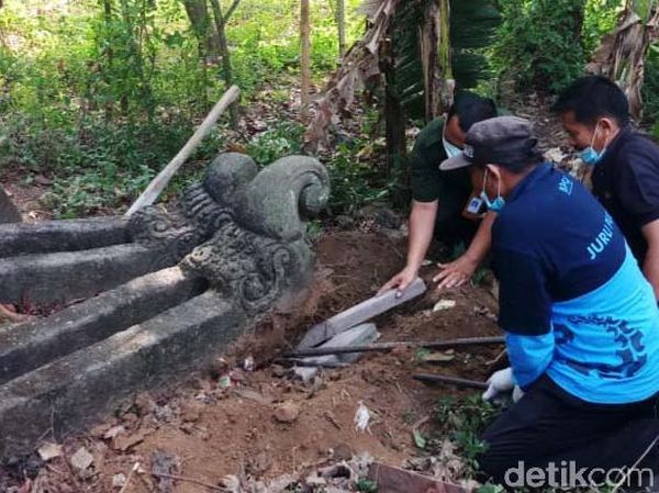 Melihat Proses Evakuasi 3 Arca Jaladwara di Klaten