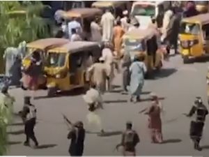 Momen Demonstran Anti-Taliban Dihujani Tembakan di Afghanistan