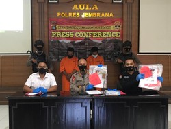 Palsukan Surat Vaksin untuk Penumpang, 2 Sopir Travel Ditangkap di Bali