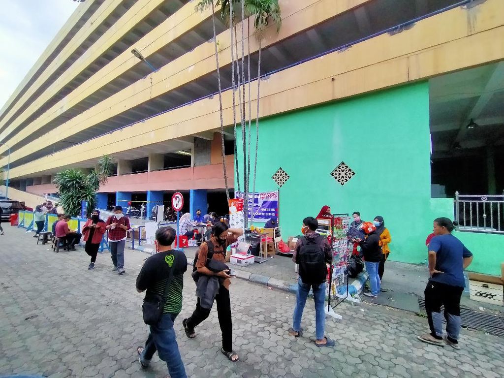 Pedagang dan Pengunjung Boleh Masuk Hi-Tech Mall Surabaya Jika Sudah Vaksin