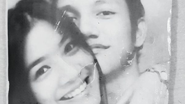 10 Potret Jadul Pasangan Artis saat Photobox, Kompak dan Romantis Abis!