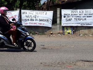Protes Jalan Rusak, Warga Boyolali Pasang Spanduk Lucu-lucu