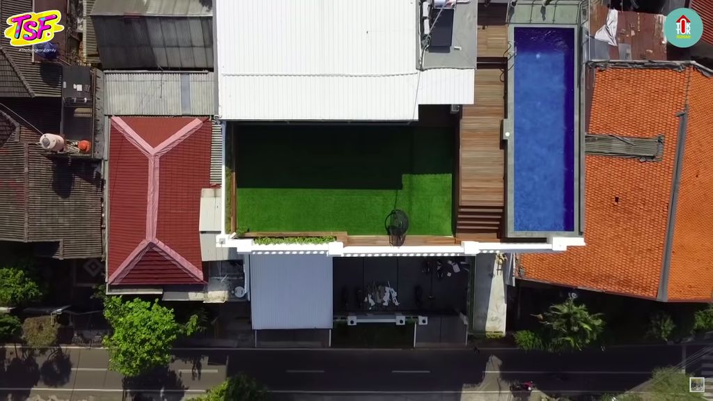 Rumah Mewah Zaskia Sungkar