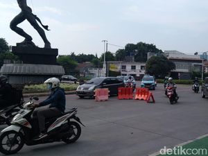 Tak Ada Petugas Berjaga di Ganjil Genap Bundaran Senayan Pagi Ini Tak Ada Petugas Berjaga di Ganjil Genap Bundaran Senayan Pagi Ini