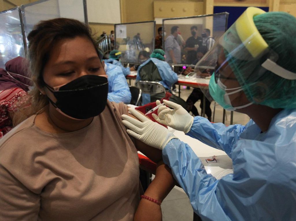 Ini Syarat Sebelum Daftar Vaksin Booster di Surabaya