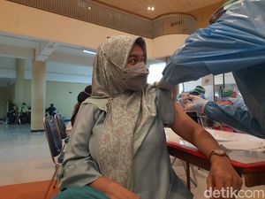 Antusias Ibu Hamil di Surabaya Jalani Vaksinasi: Saya Excited Antusias Ibu Hamil di Surabaya Jalani Vaksinasi: Saya Excited