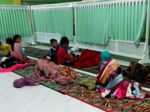 Padang Dilanda Banjir, Ratusan Warga Dievakuasi